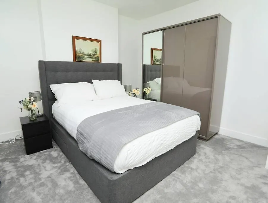 Impeccable 3 Bedroom House プラムステッド