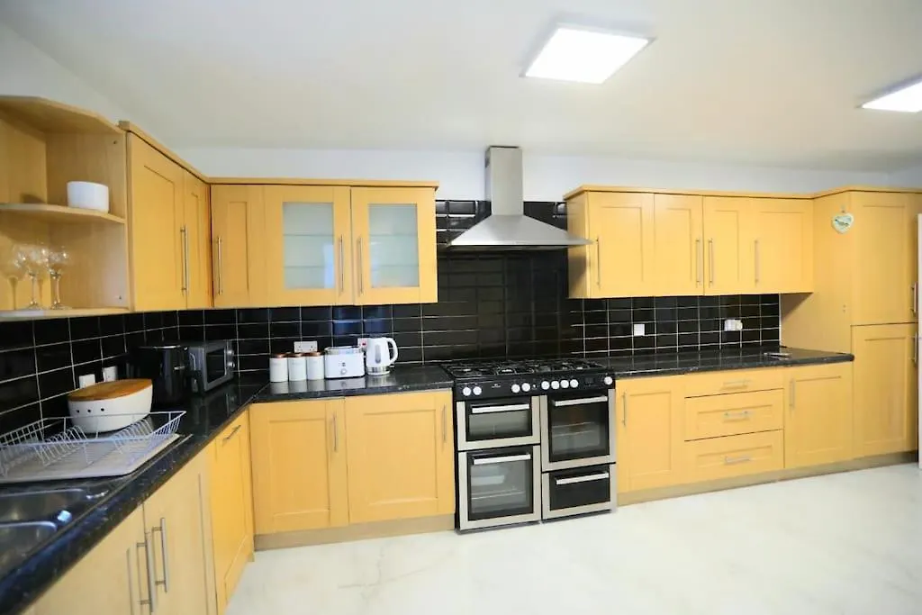 Impeccable 3 Bedroom House プラムステッド