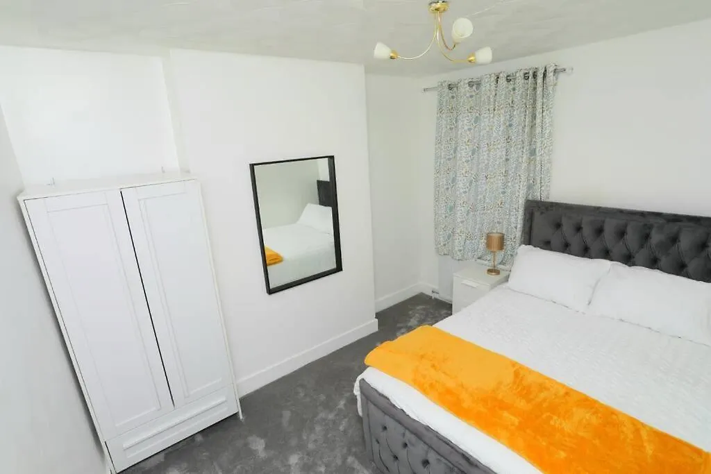 Impeccable 3 Bedroom House プラムステッド イギリス